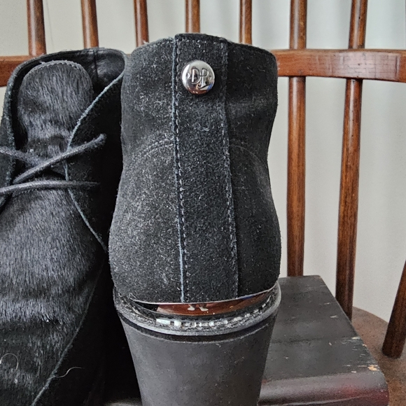 Donald J. Pliner Sz 9 Black Ankle Boots - Picture 5 of 7